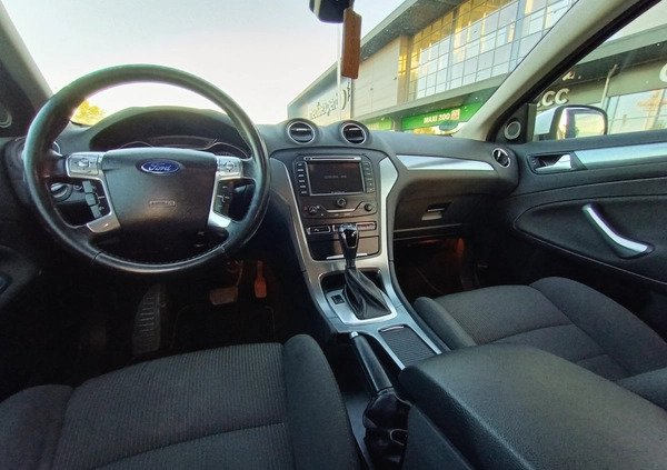 Ford Mondeo cena 29900 przebieg: 153000, rok produkcji 2011 z Bełżyce małe 562